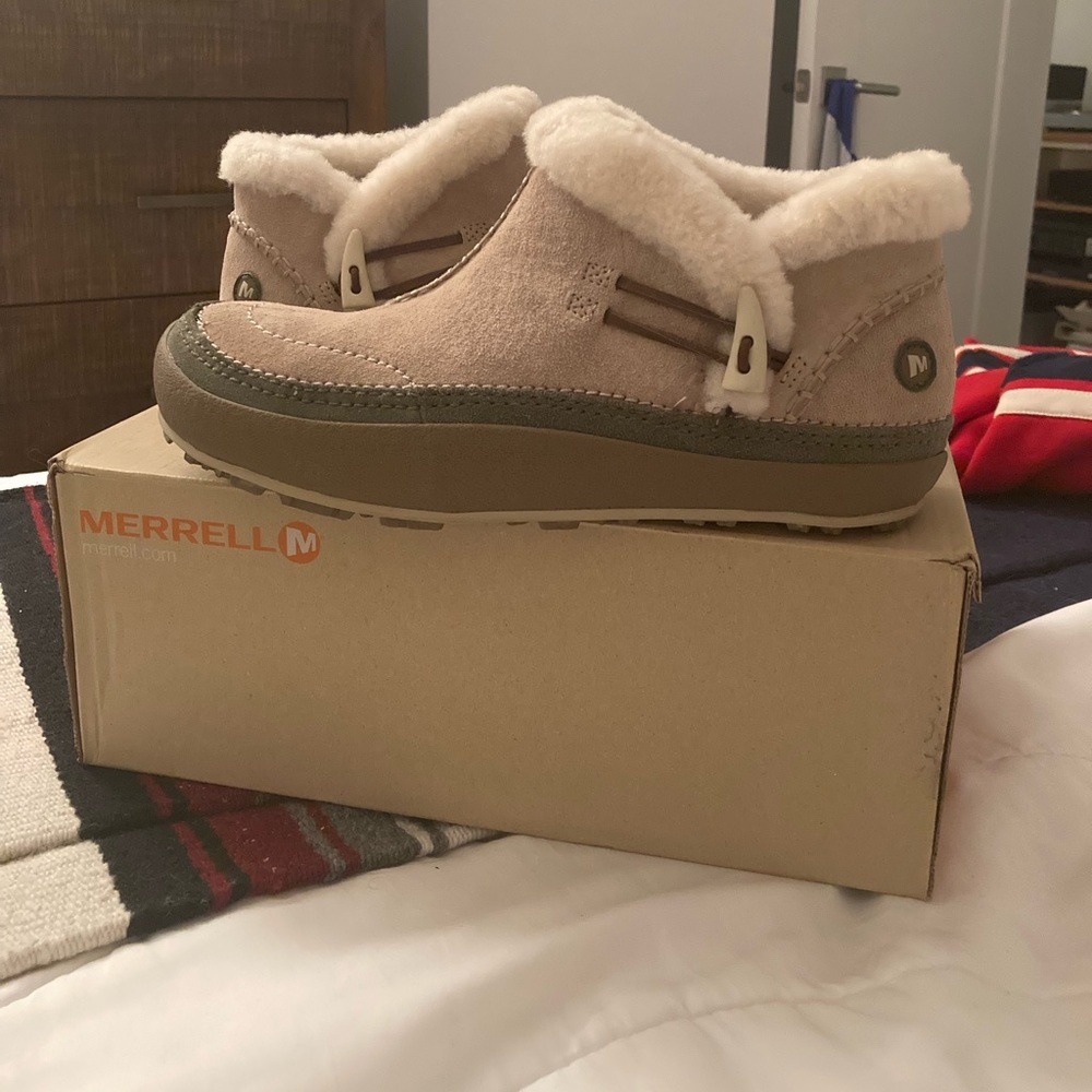 9.5 Merrill thinsulate Spirit Tibet low taupe shoes